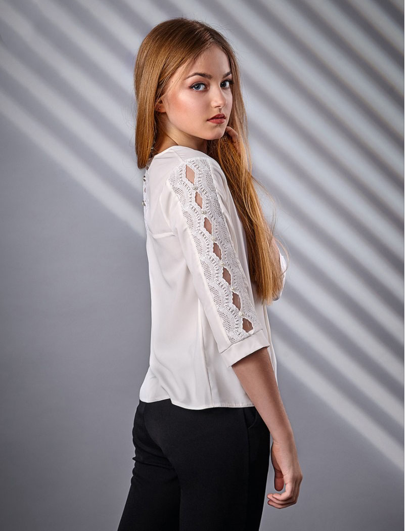 Ошатна блузка для дівчинки Mevis молочна 3297-02 - ціна