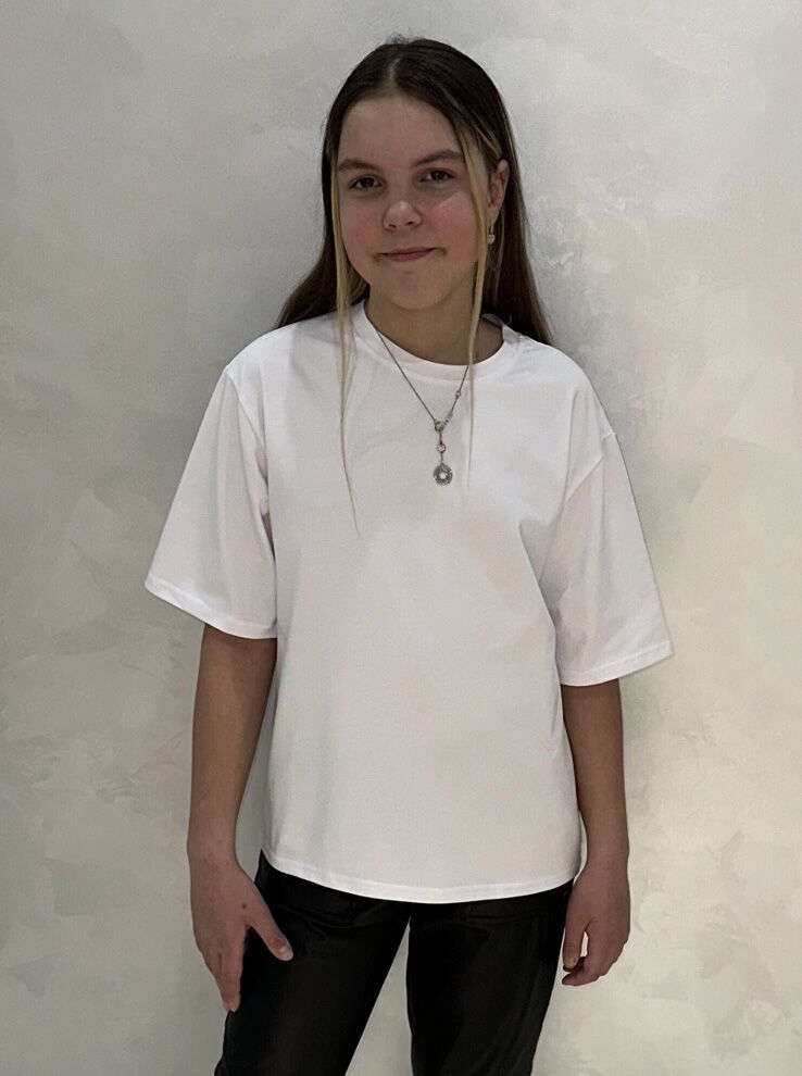 Базовая футболка оверсайз для девочки белая 1904 - фото