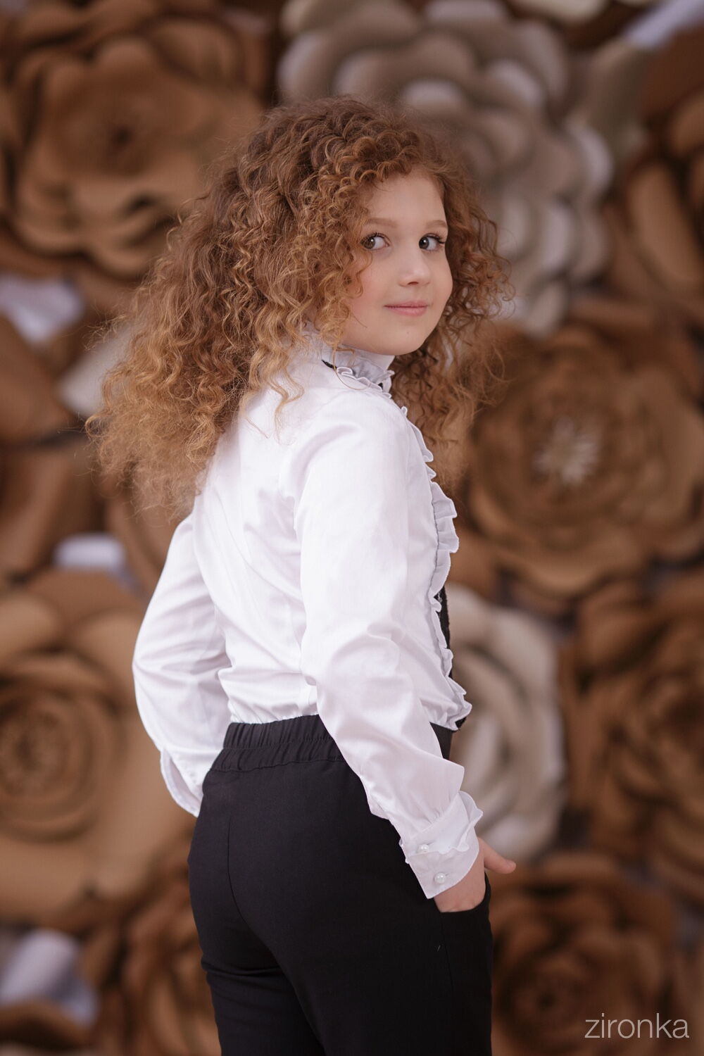Блузка школьная с черным кружевом Zironka белая 3641-2 - картинка