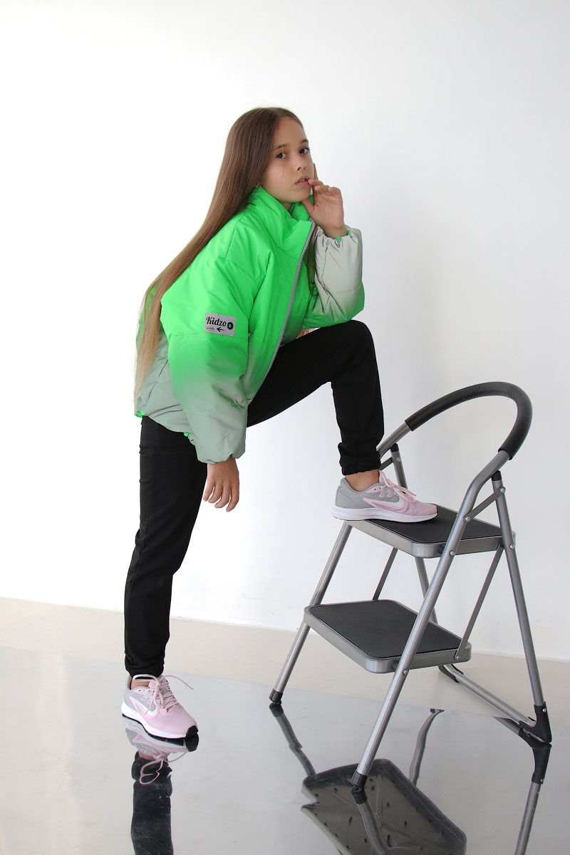 Светоотражающая куртка для девочки Kidzo зеленая 3442 - фото