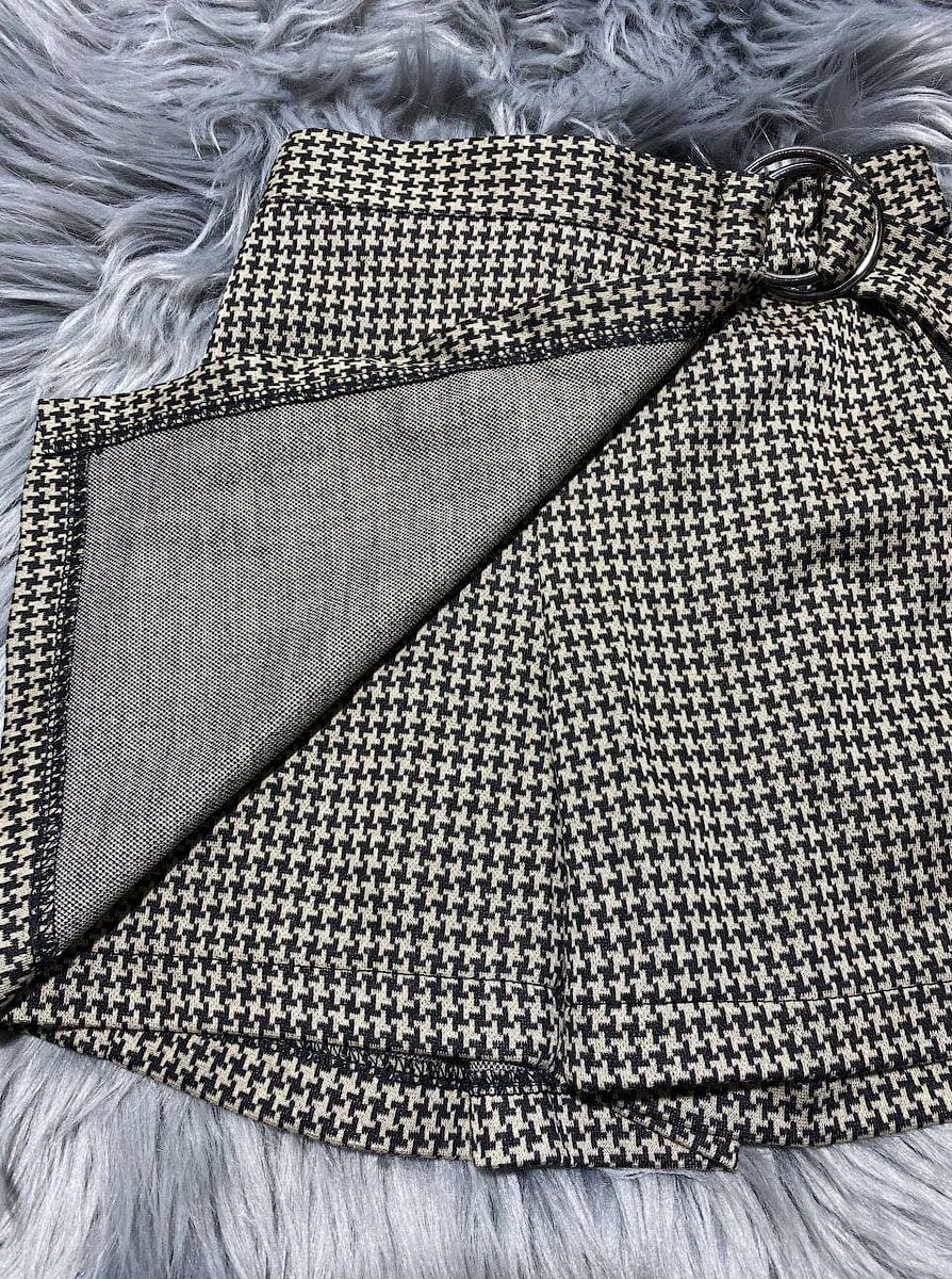 Трикотажная юбка-шорты для девочки Mevis бежевая 3603-02 - фотография