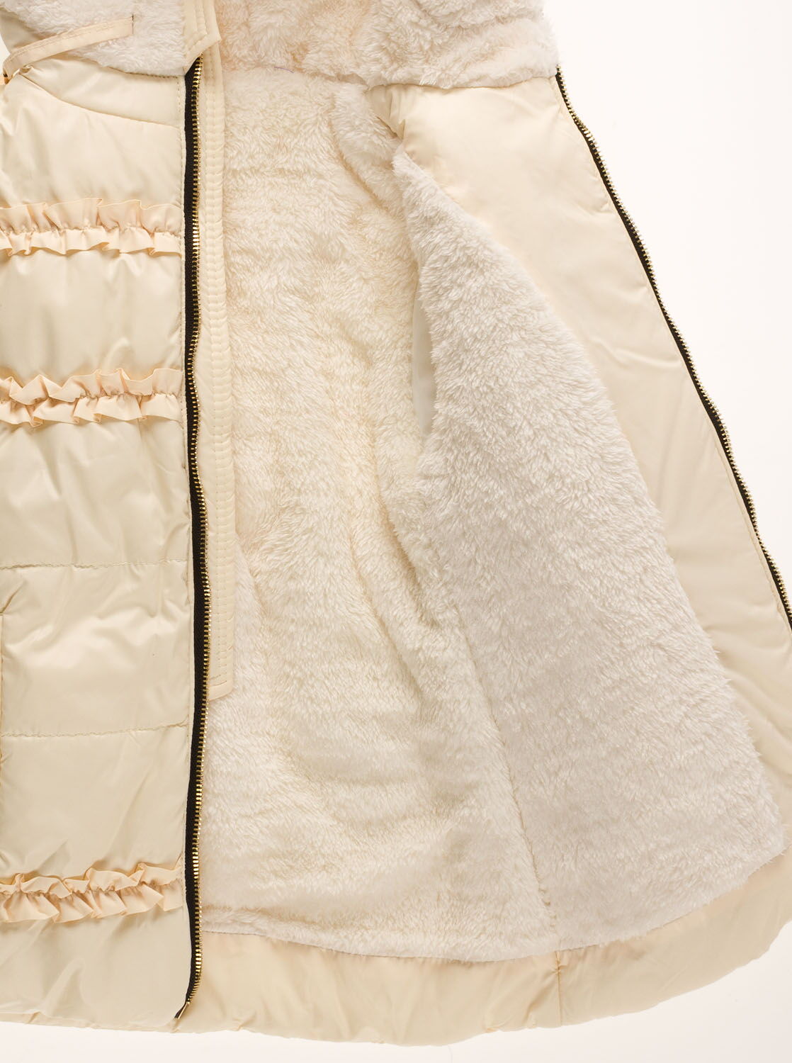 Куртка удлиненная зимняя для девочки Одягайко молочная 20051О - картинка