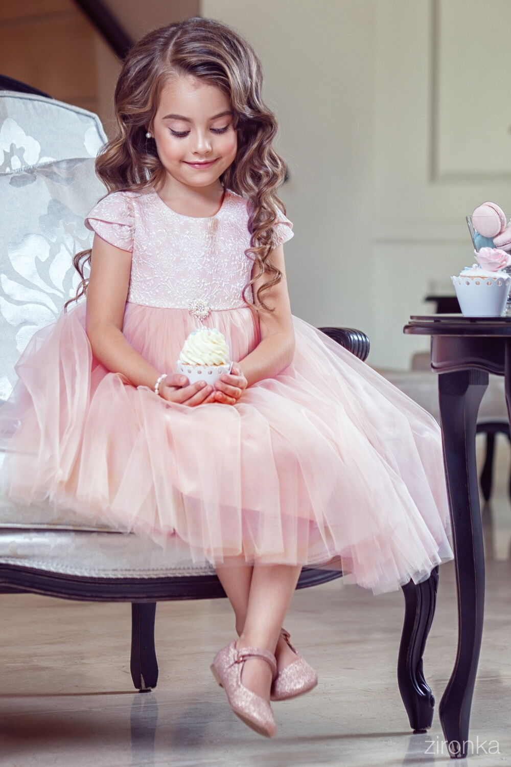 Платье нарядное для девочки Zironka персиковое 38-7005-4 - размеры