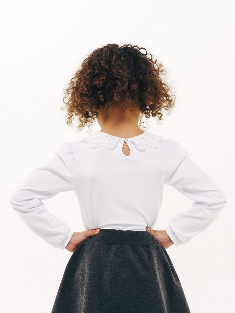 Блуза трикотажная с натуральным кружевом SMIL белая 114639 - картинка