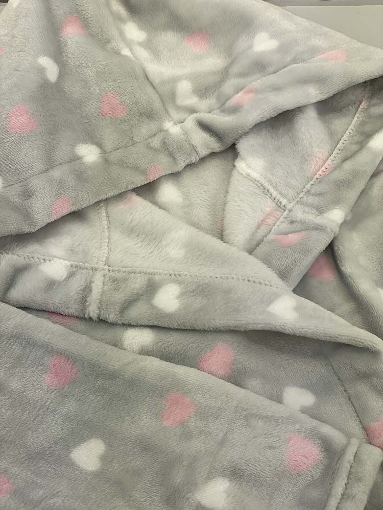 Халат вельсофт для девочки Фламинго Сердечки серый 884-912 - размеры