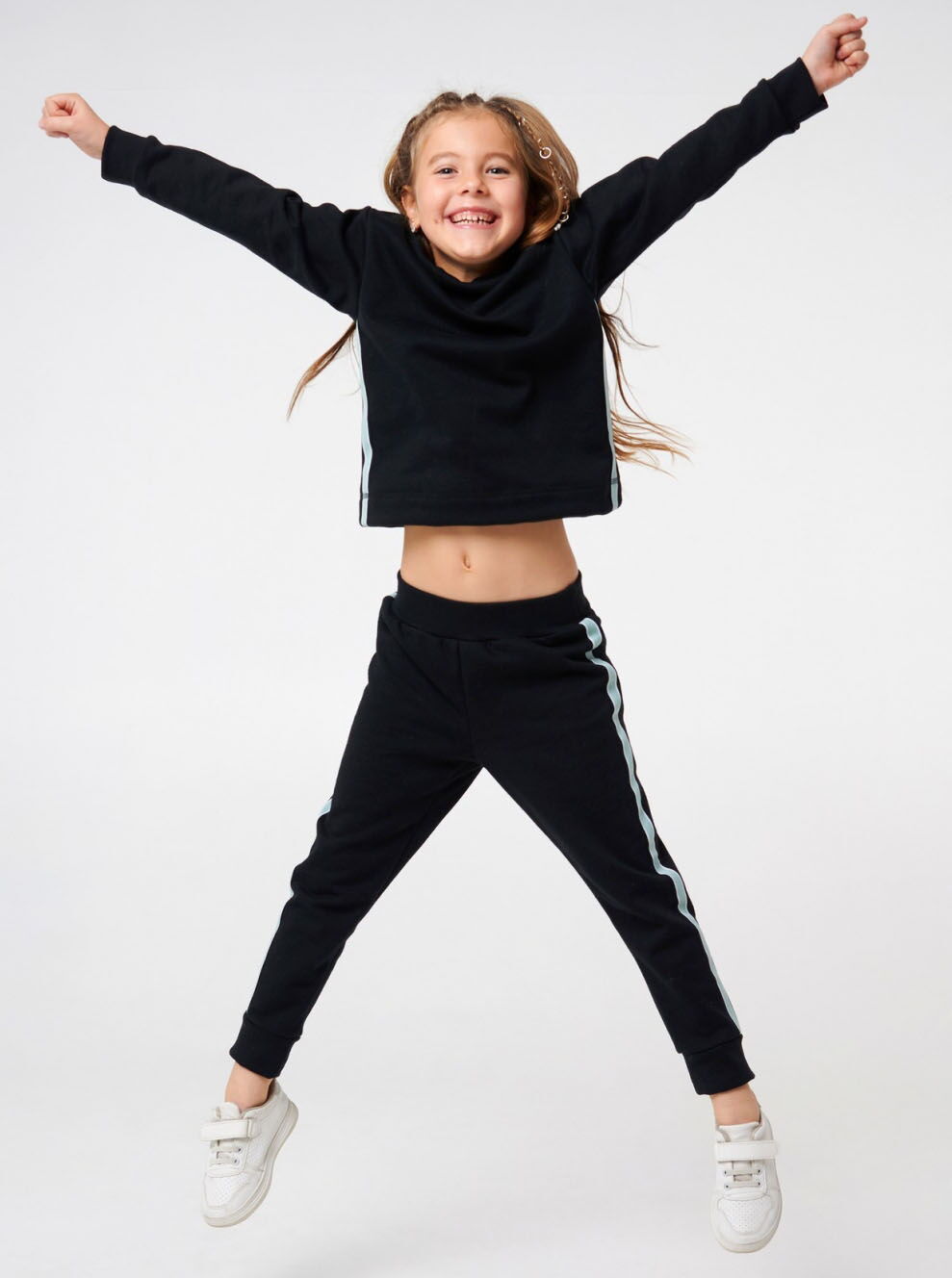 Утепленный спортивный костюм для девочки Smil черный 117326/117327 - Киев