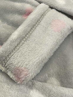 Халат вельсофт для девочки Фламинго Сердечки серый 883-910 - размеры